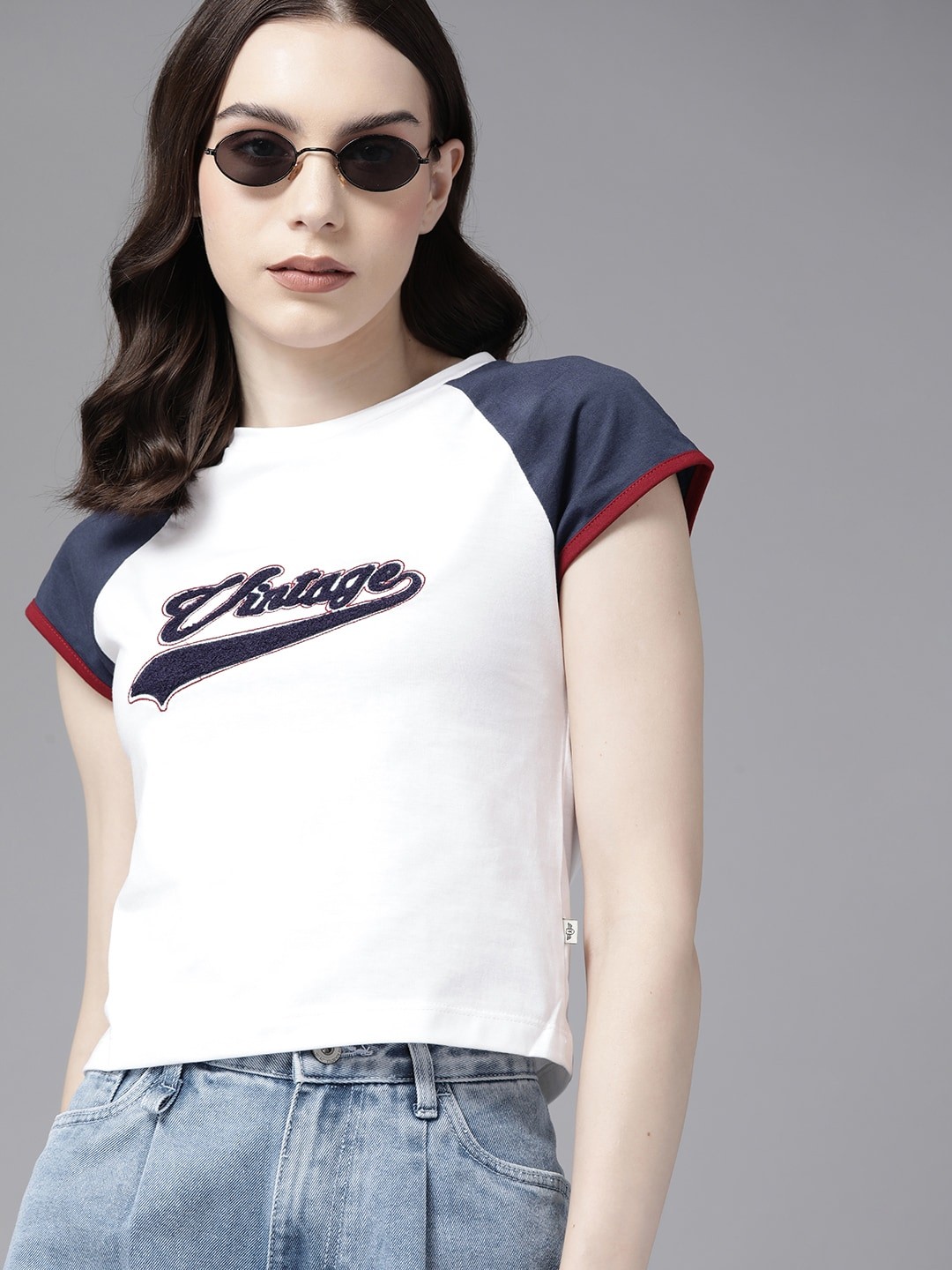 

The Roadster Lifestyle Co. Typography Applique Detail T-shirt, White