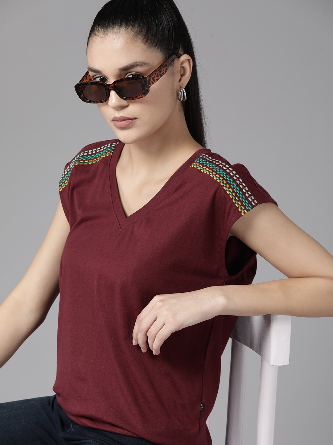 

Roadster V-Neck Extended Sleeves T-shirt, Maroon