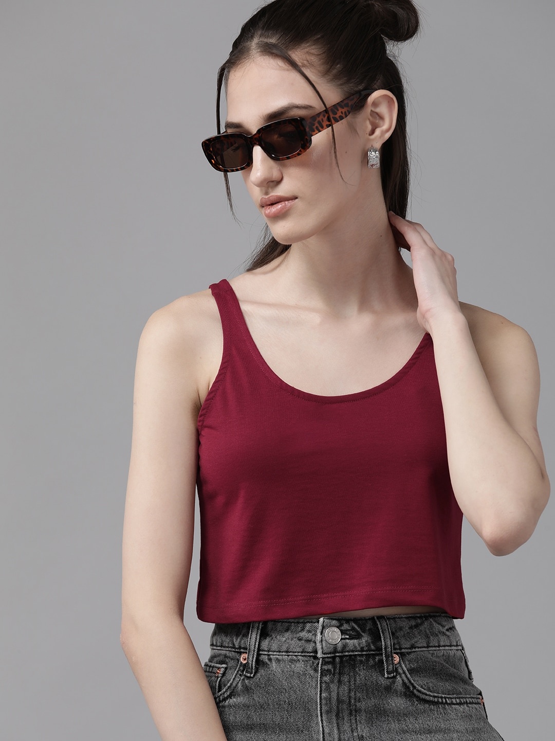 

The Roadster Lifestyle Co. Solid Crop T-shirt, Maroon