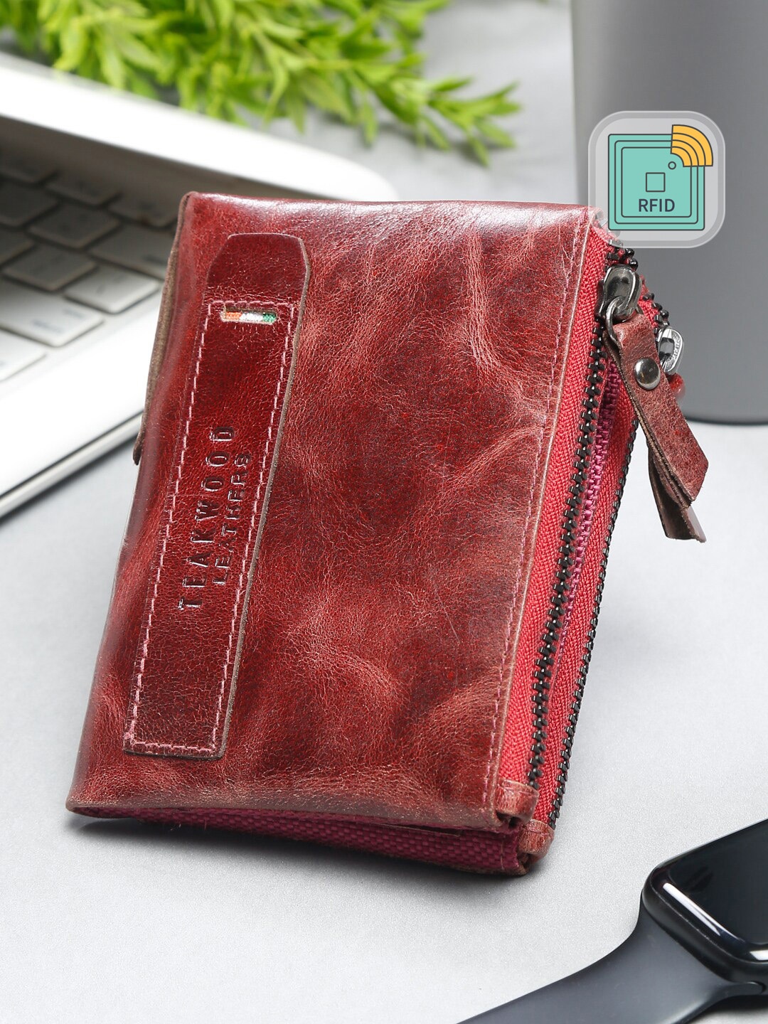 

Teakwood Leathers Men Leather Two Fold Wallet, Maroon