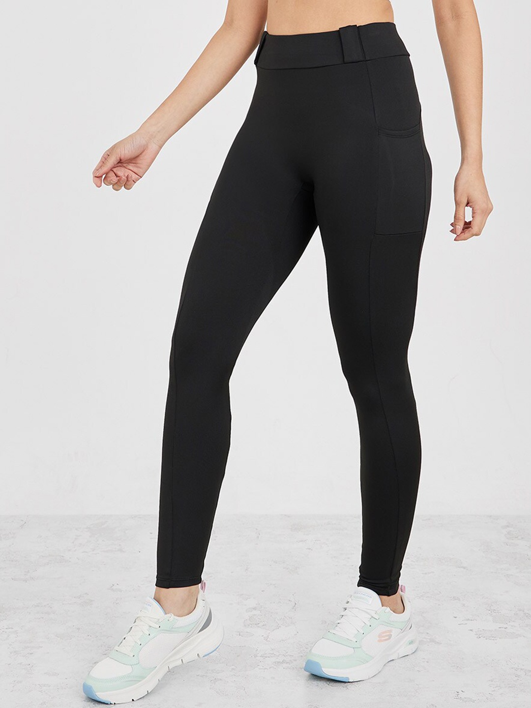 

Styli High Rise Stretchable Ankle-Length Leggings, Black