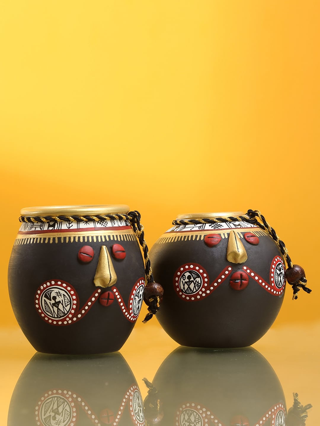 

ExclusiveLane 2 Pcs Black & Maroon Tribal Pot Faces Showpieces
