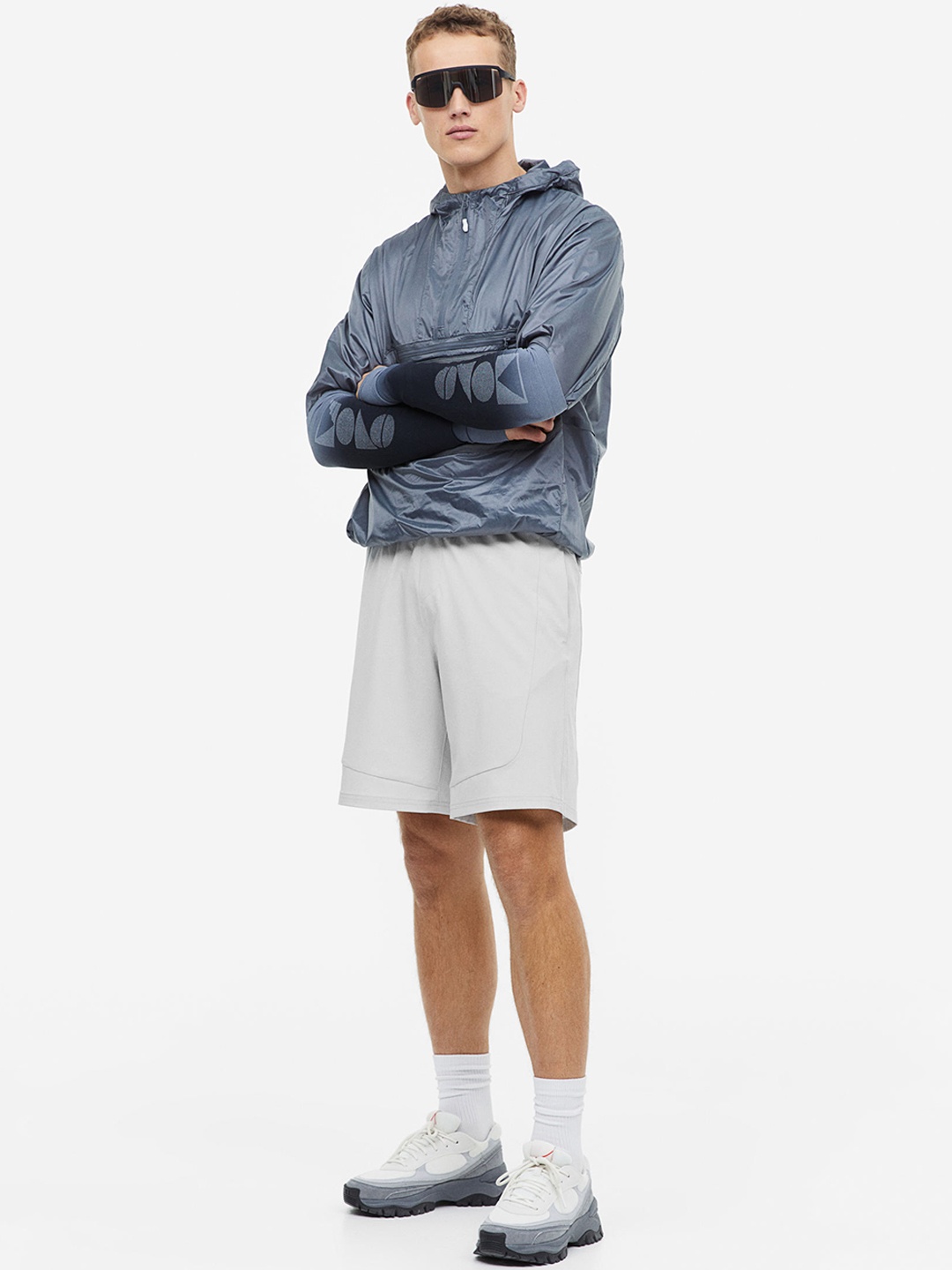 

H&M Men DryMove Sports Shorts, Grey