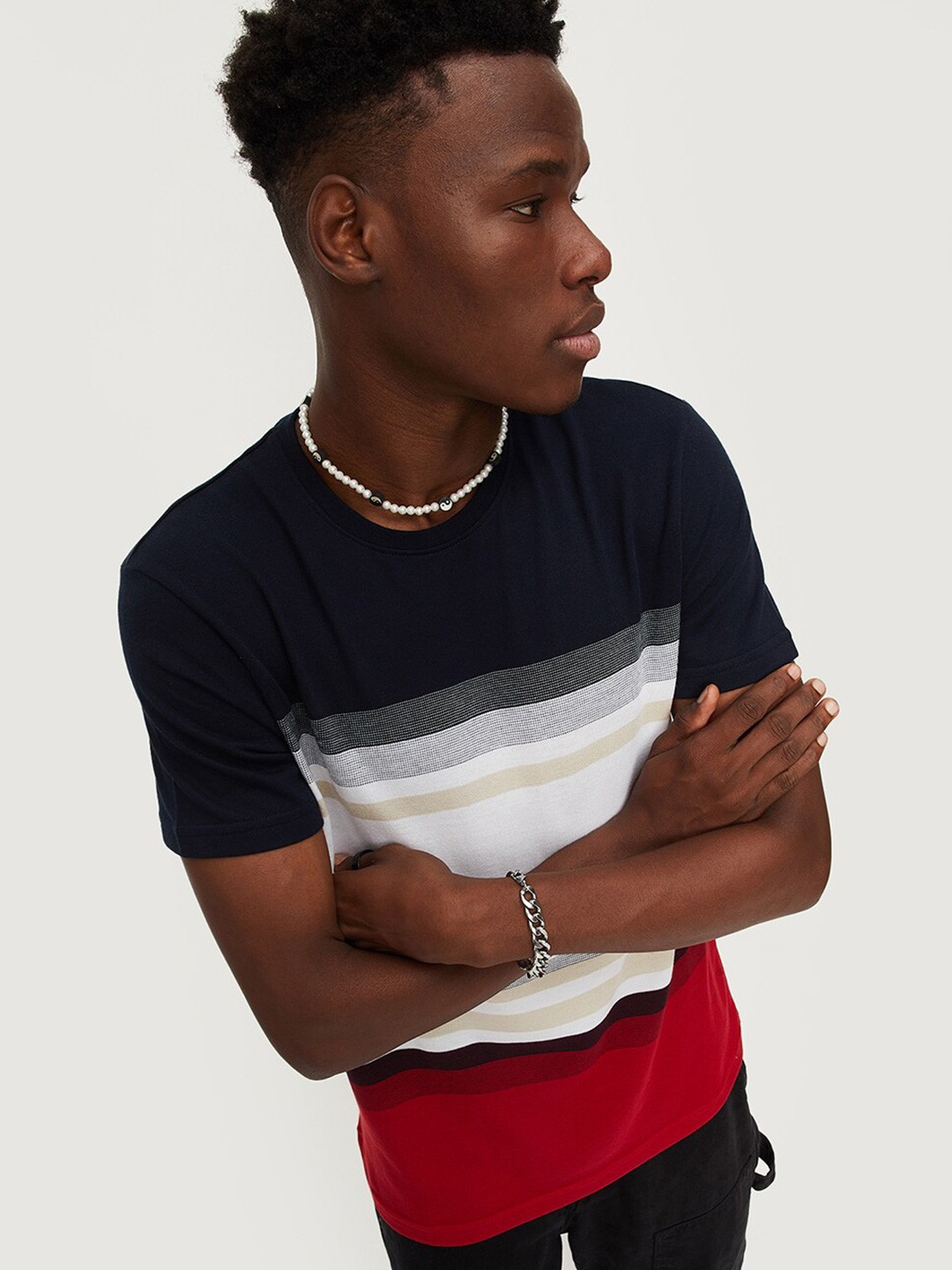 

max Colourblocked Round Neck Cotton T-shirt, Navy blue
