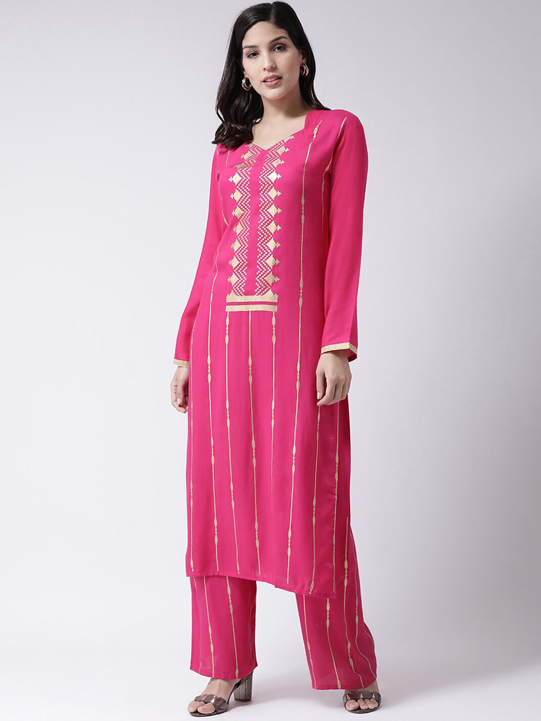 

Charitra Foil Printed Straight Kurta with Palazzos, Pink