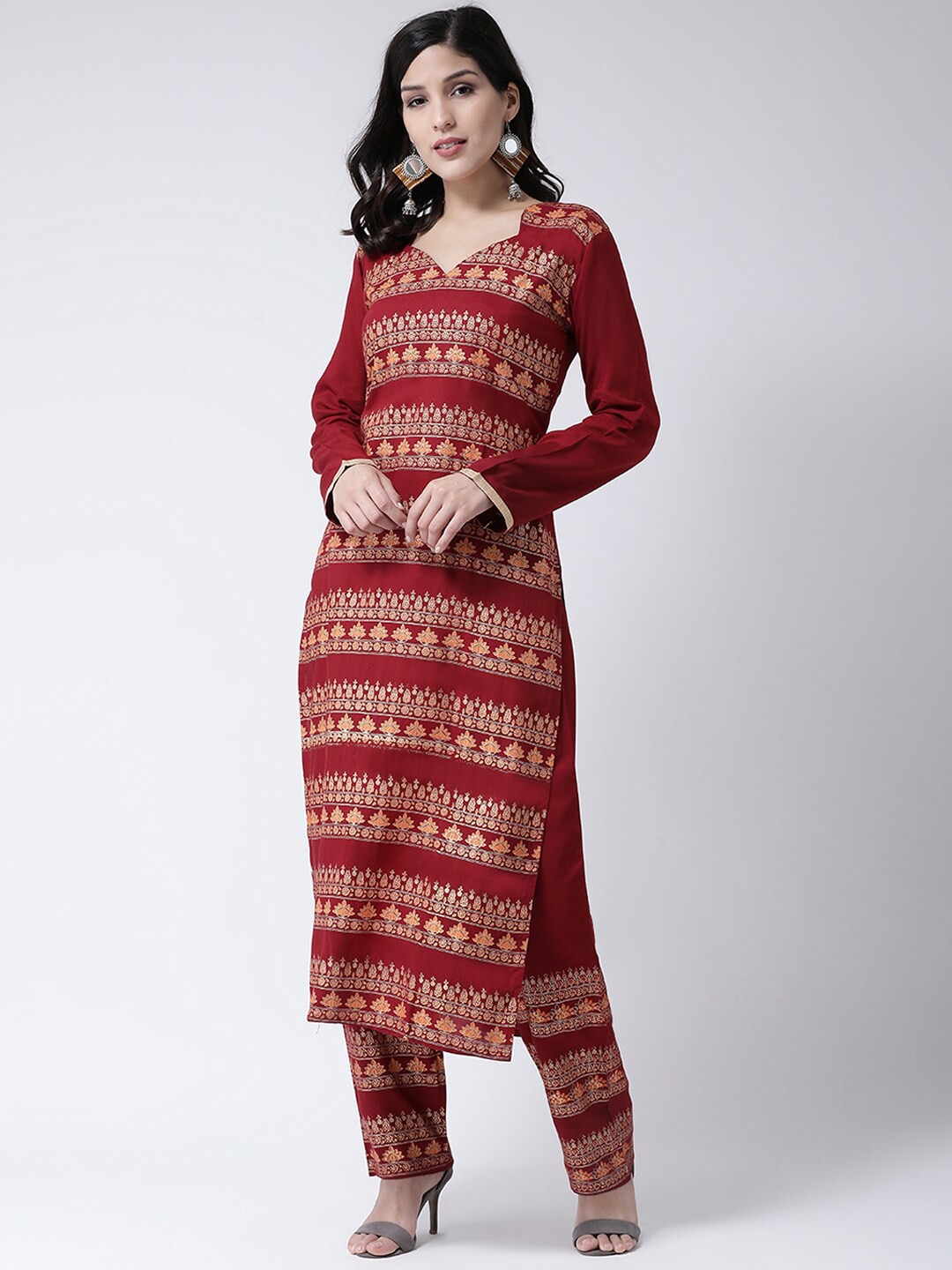 

Charitra Ethnic Motifs Printed Straight Kurta with Trousers, Maroon