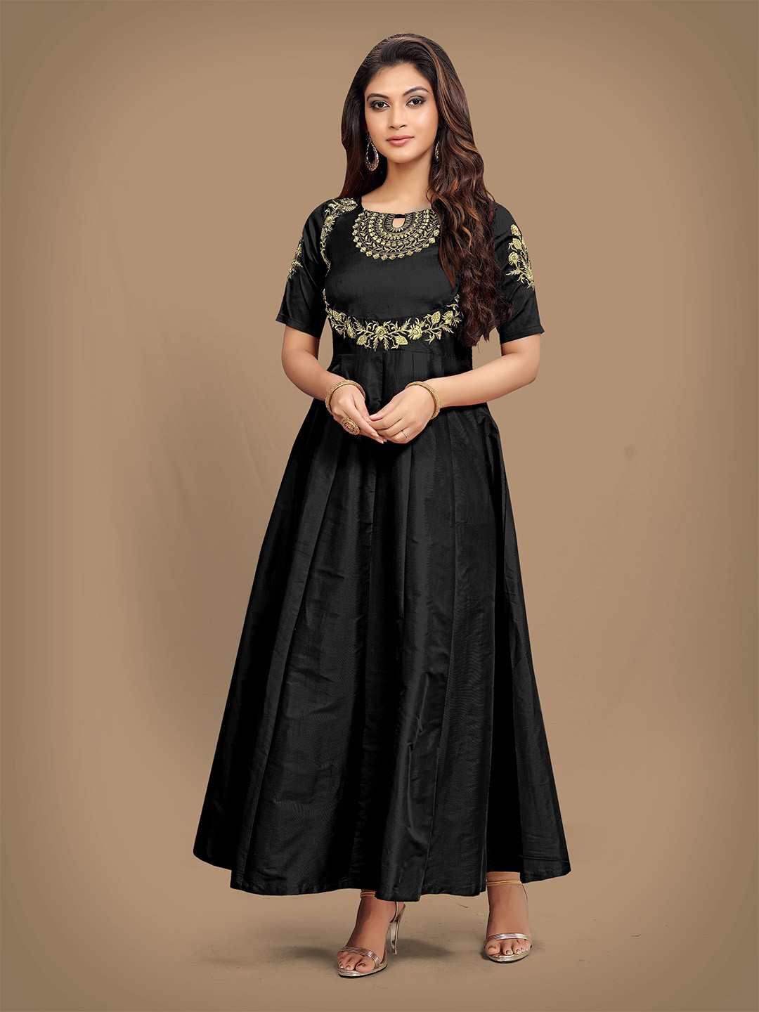 

Sarvayog Fashion Floral Embroidered Liva Anarkali Kurta, Black