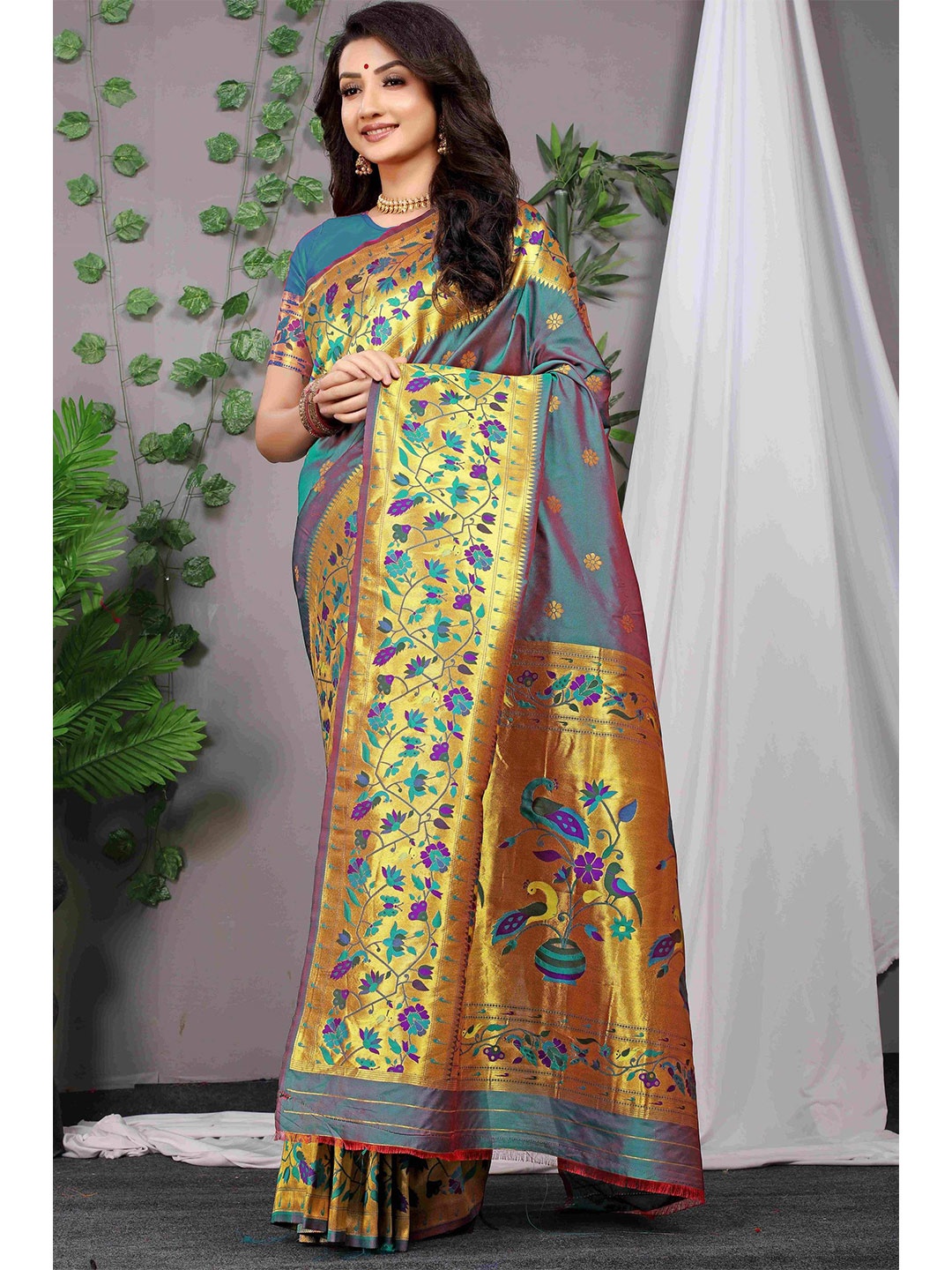 

Anaita Ethnic Motifs Woven Design Zari Pure Silk Banarasi Saree, Green