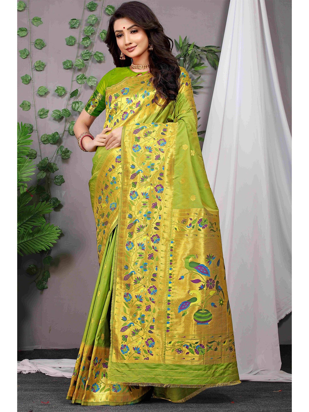 

Anaita Ethnic Motifs Woven Design Zari Pure Silk Banarasi Saree, Green