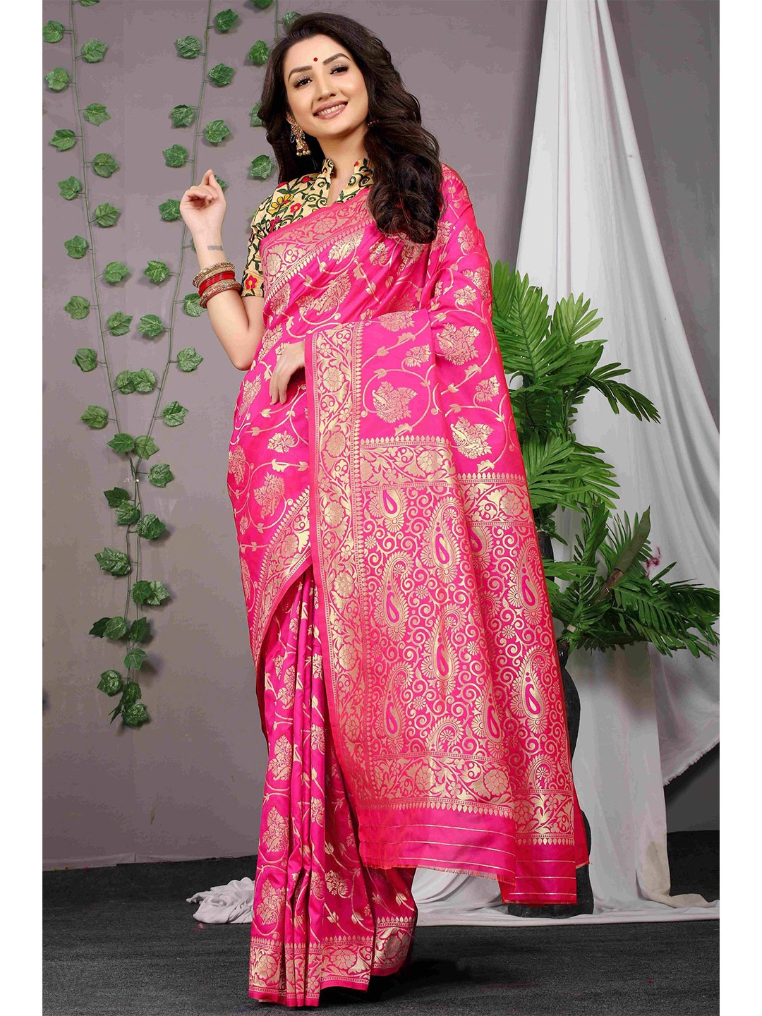 

Anaita Woven Design Zari Pure Silk Banarasi Saree, Pink