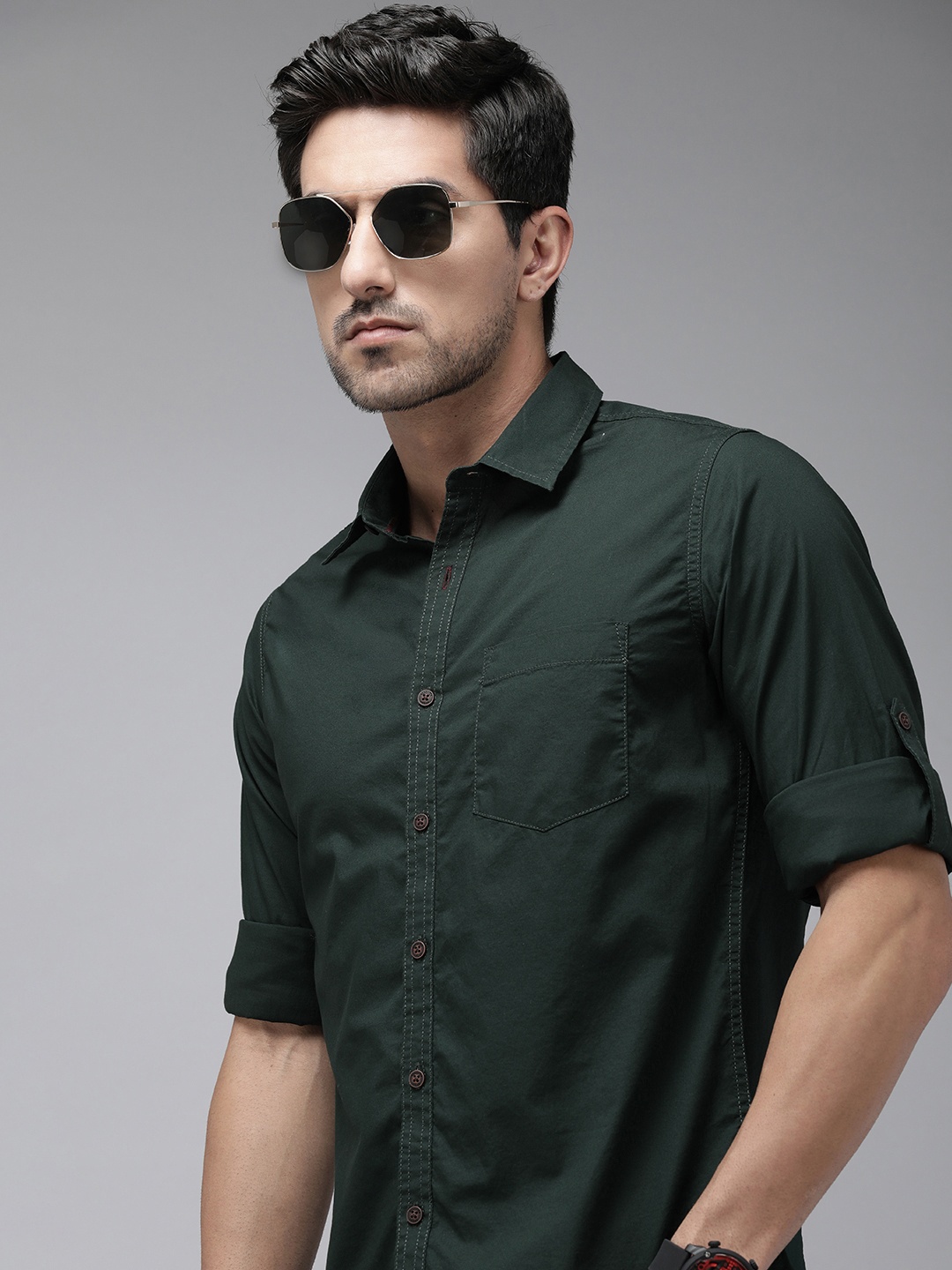 

The Roadster Lifestyle Co. Men Solid Roll Up Sleeves Casual Shirt, Teal