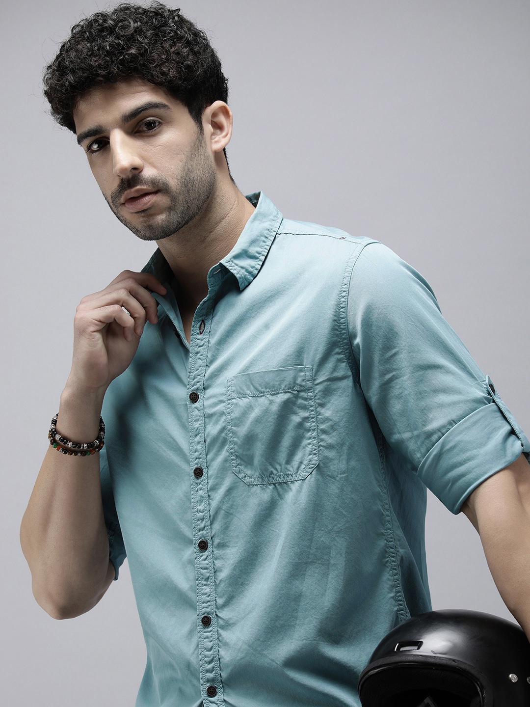 

The Roadster Life Co. Pure Cotton Roll-Up Sleeves Solid Casual Shirt, Blue