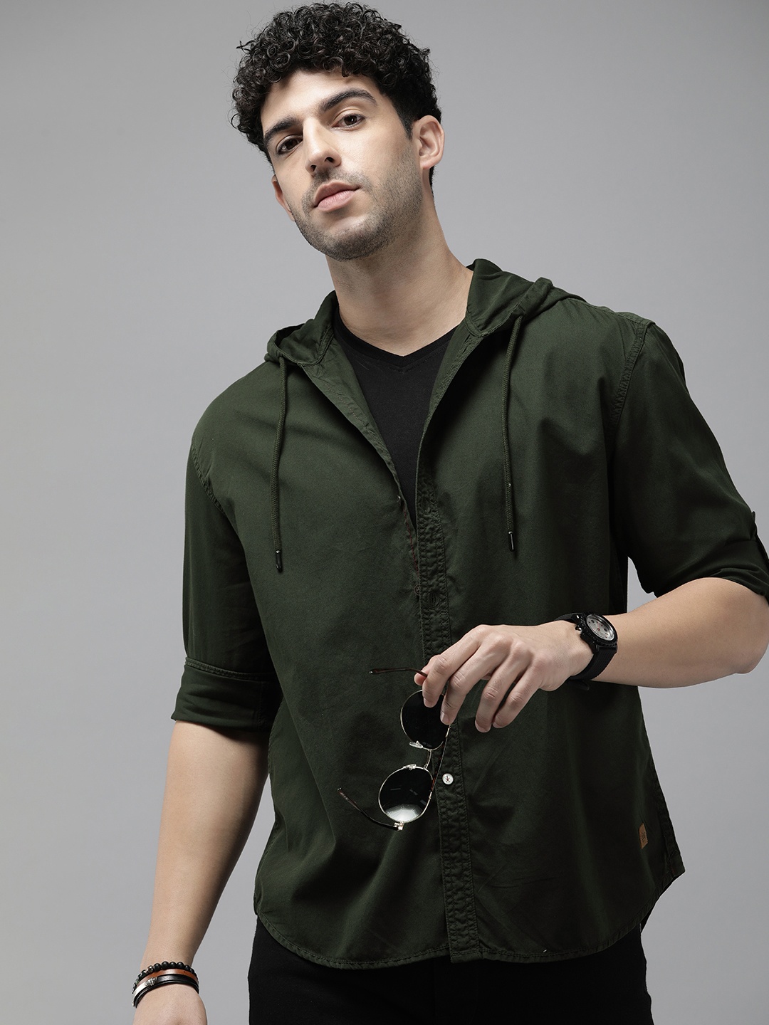 

The Roadster Life Co. Solid Relaxed Fit Hooded Pure Cotton Casual Shirt, Olive