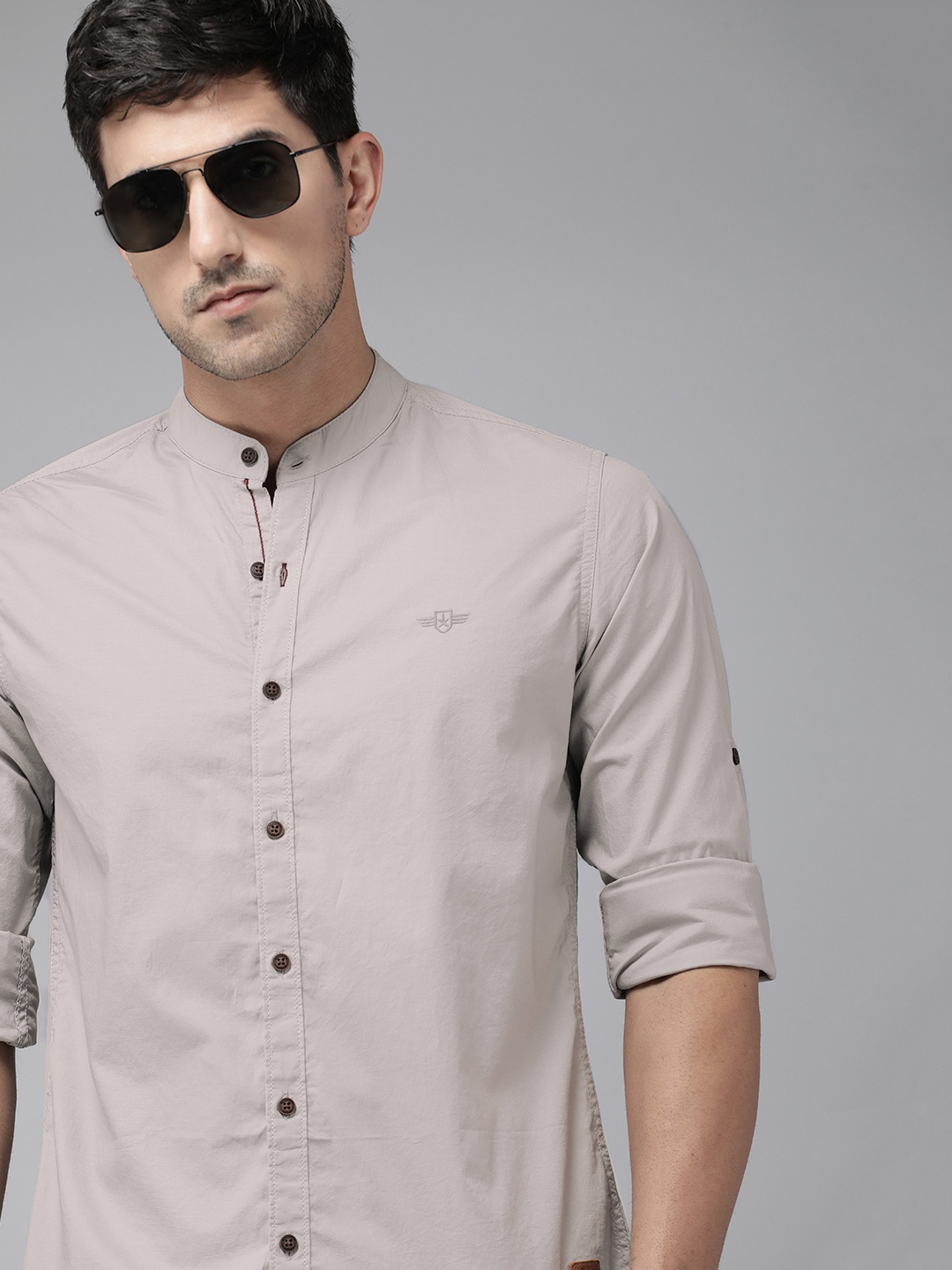 

The Roadster Lifestyle Co. Men Solid Band Collar Roll-Up Sleeves Casual Shirt, Grey