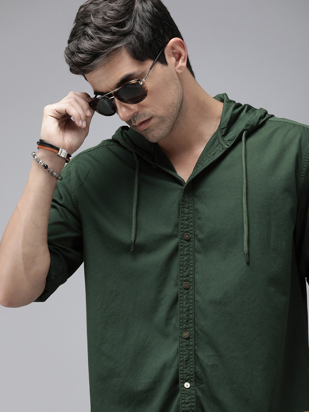 

The Roadster Life Co. Solid Pure Cotton Hooded Casual Shirt, Green