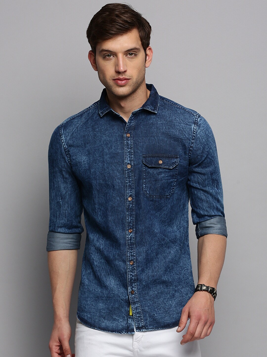 

SHOWOFF Men Faded Flap Pocket Detailed Classic Faded Denim Casual Shirt, Navy blue