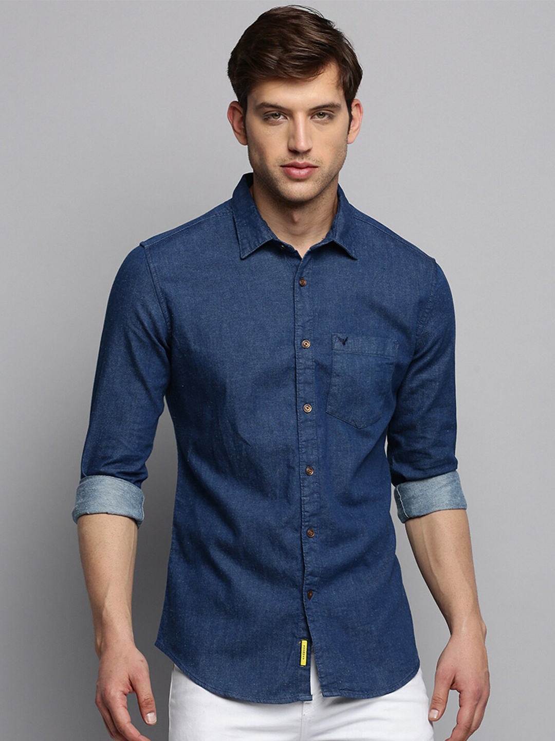 

SHOWOFF Spread Collar Denim Classic Casual Shirt, Navy blue