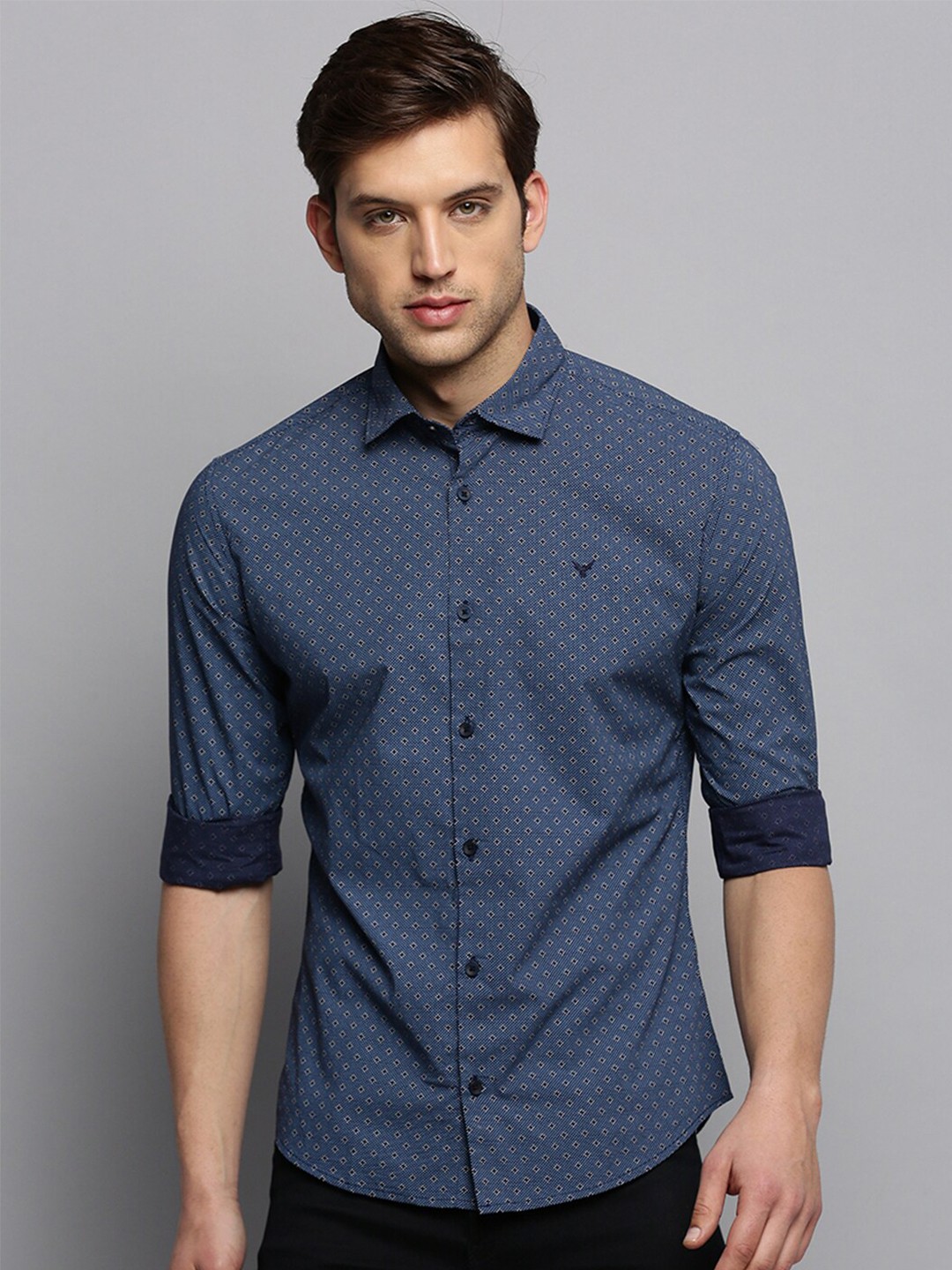 

SHOWOFF Classic Geometric Printed Cotton Casual Shirt, Navy blue