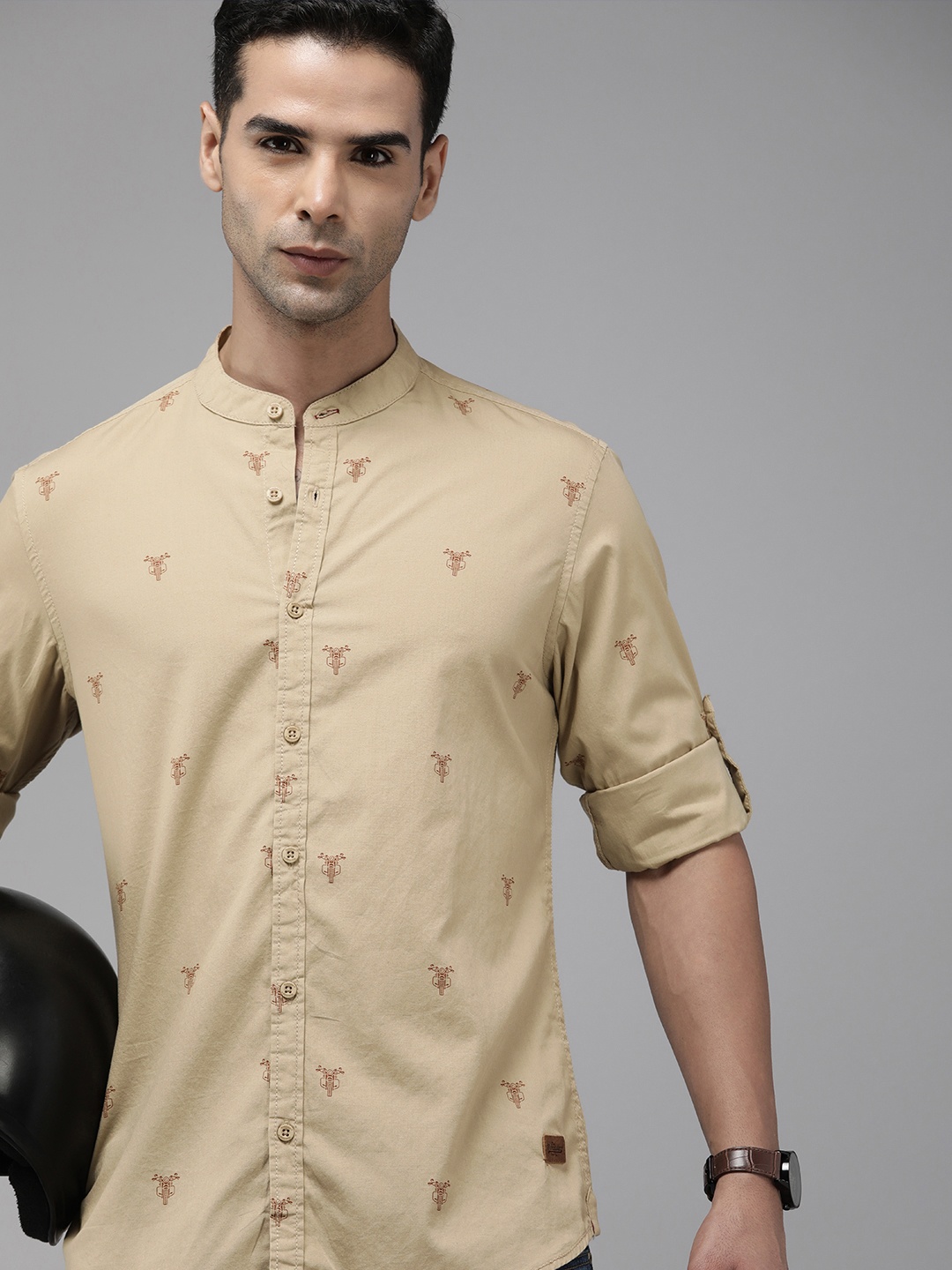 

The Roadster Lifestyle Co. Men Pure Cotton Conversational Printed Casual Shirt, Beige