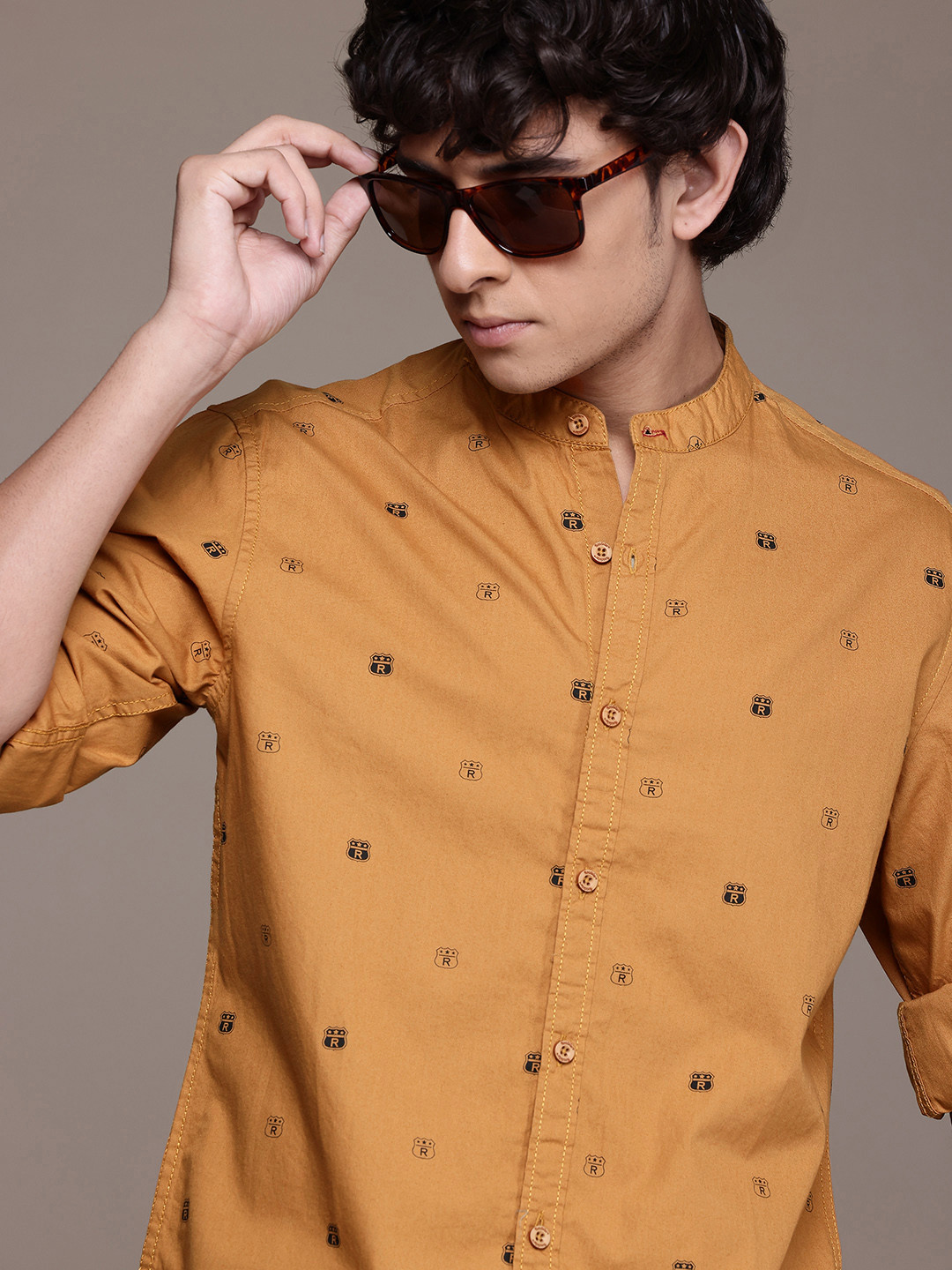 

The Roadster Lifestyle Co. Geometric Printed Casual Shirt, Brown