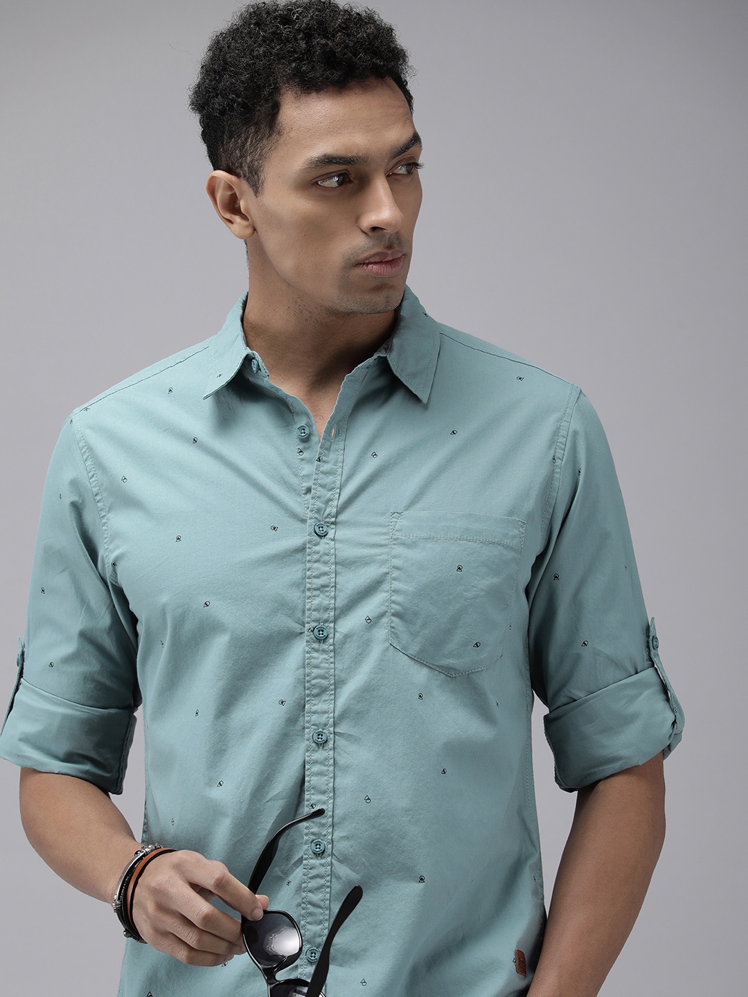 

The Roadster Life Co. Regular Fit Geometric Printed Pure Cotton Casual Shirt, Blue
