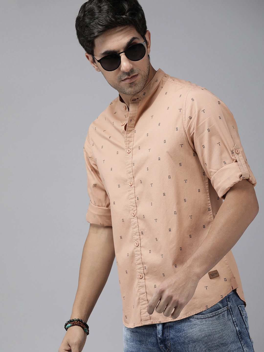 

The Roadster Lifestyle Co. Men Pure Cotton Geometric Printed Casual Shirt, Peach