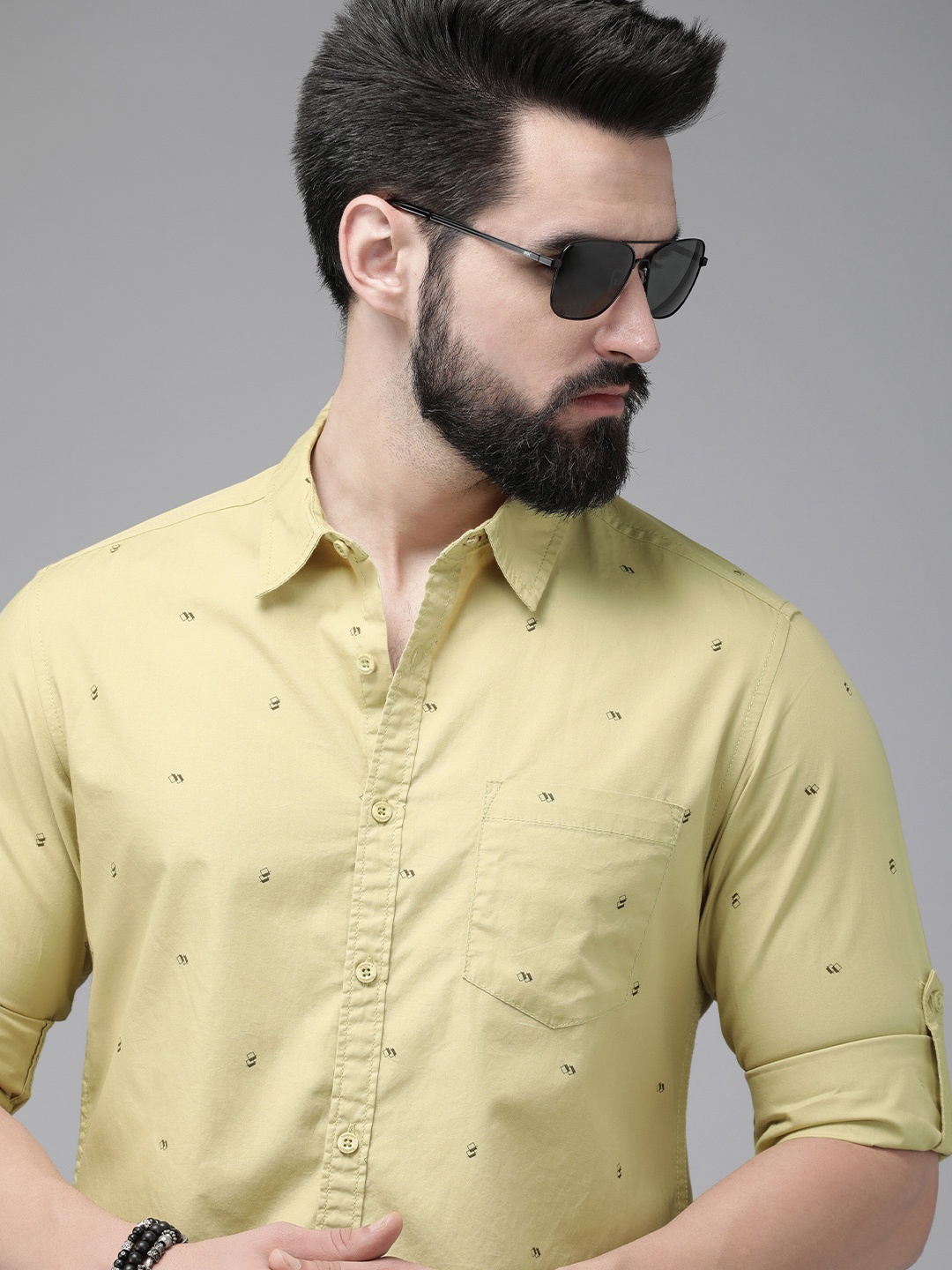 

The Roadster Lifestyle Co. Men Pure Cotton Geometric Printed Casual Shirt, Olive