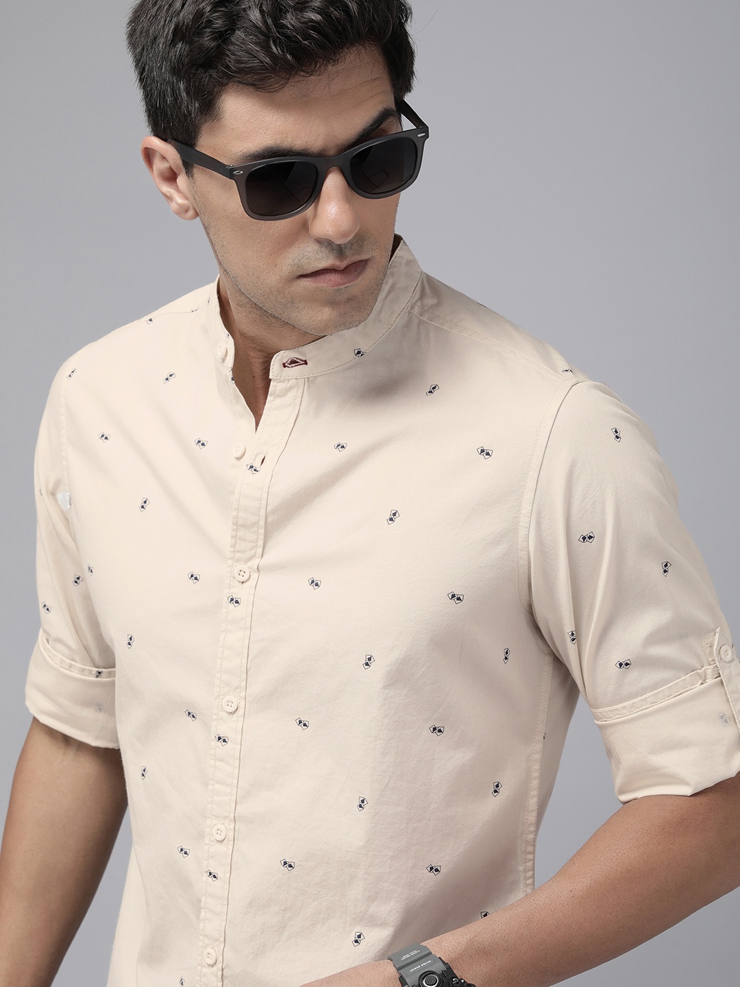 

The Roadster Lifestyle Co. Men Pure Cotton Opaque Printed Casual Shirt, Cream