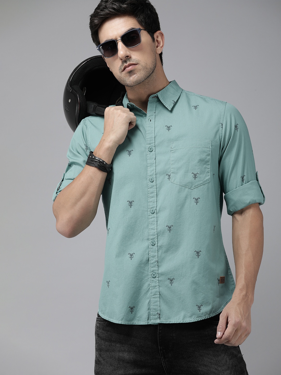 

The Roadster Life Co. Conversational Printed Pure Cotton Casual Shirt, Green