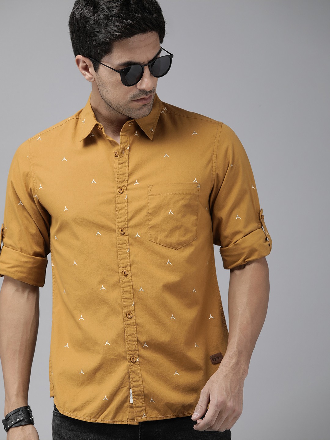 

The Roadster Life Co. Geometric Printed Casual Shirt, Mustard