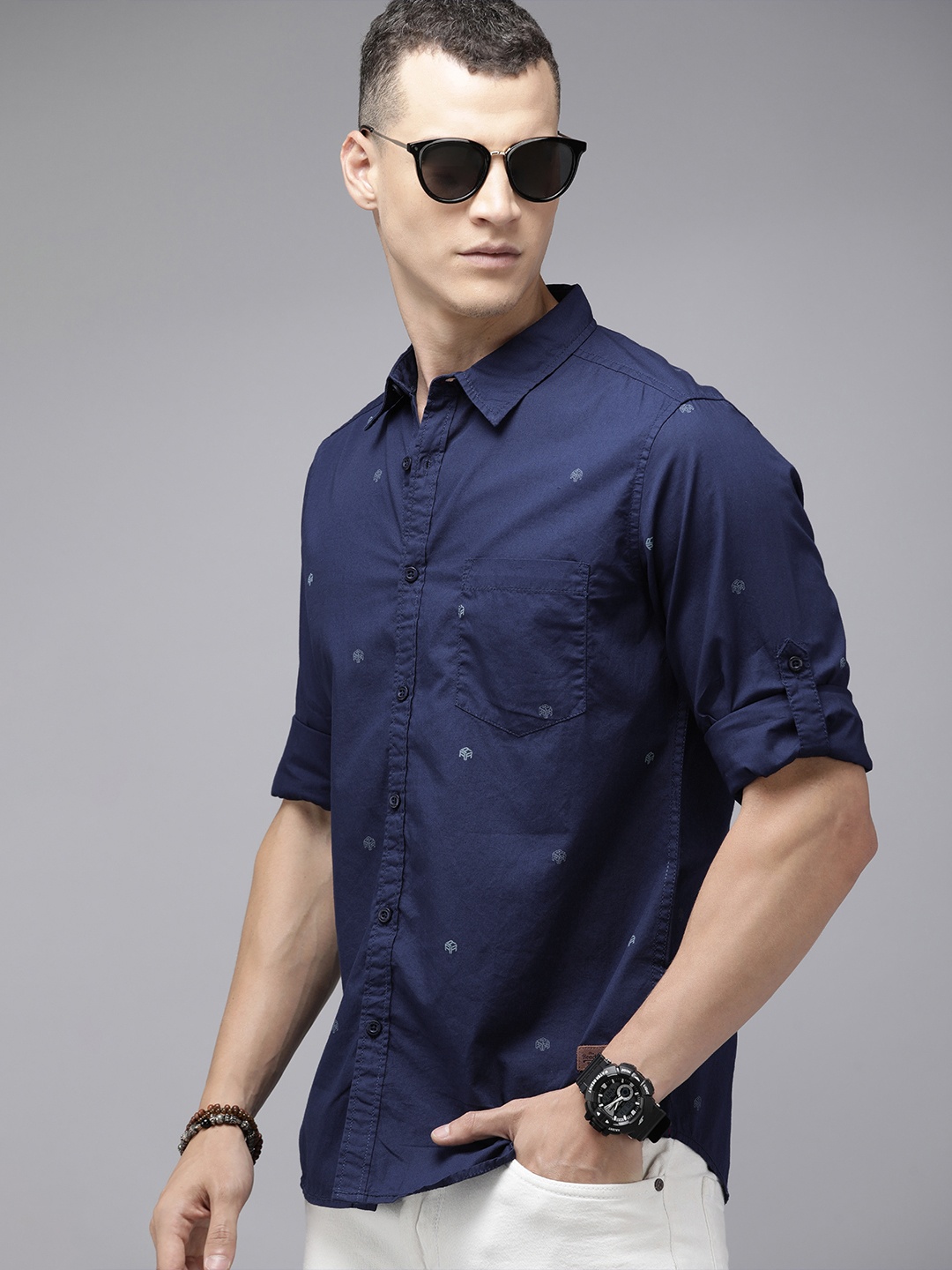 

The Roadster Life Co. Pure Cotton Typography Printed Roll-Up Sleeves Casual Shirt, Navy blue