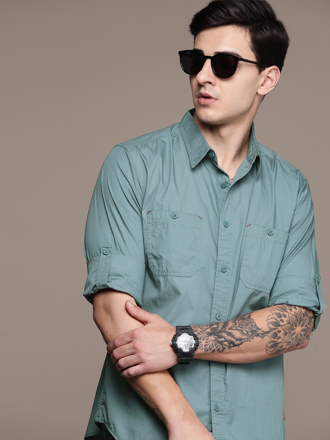 

The Roadster Lifestyle Co. Solid Spread Collar Pure Cotton Casual Shirt, Green