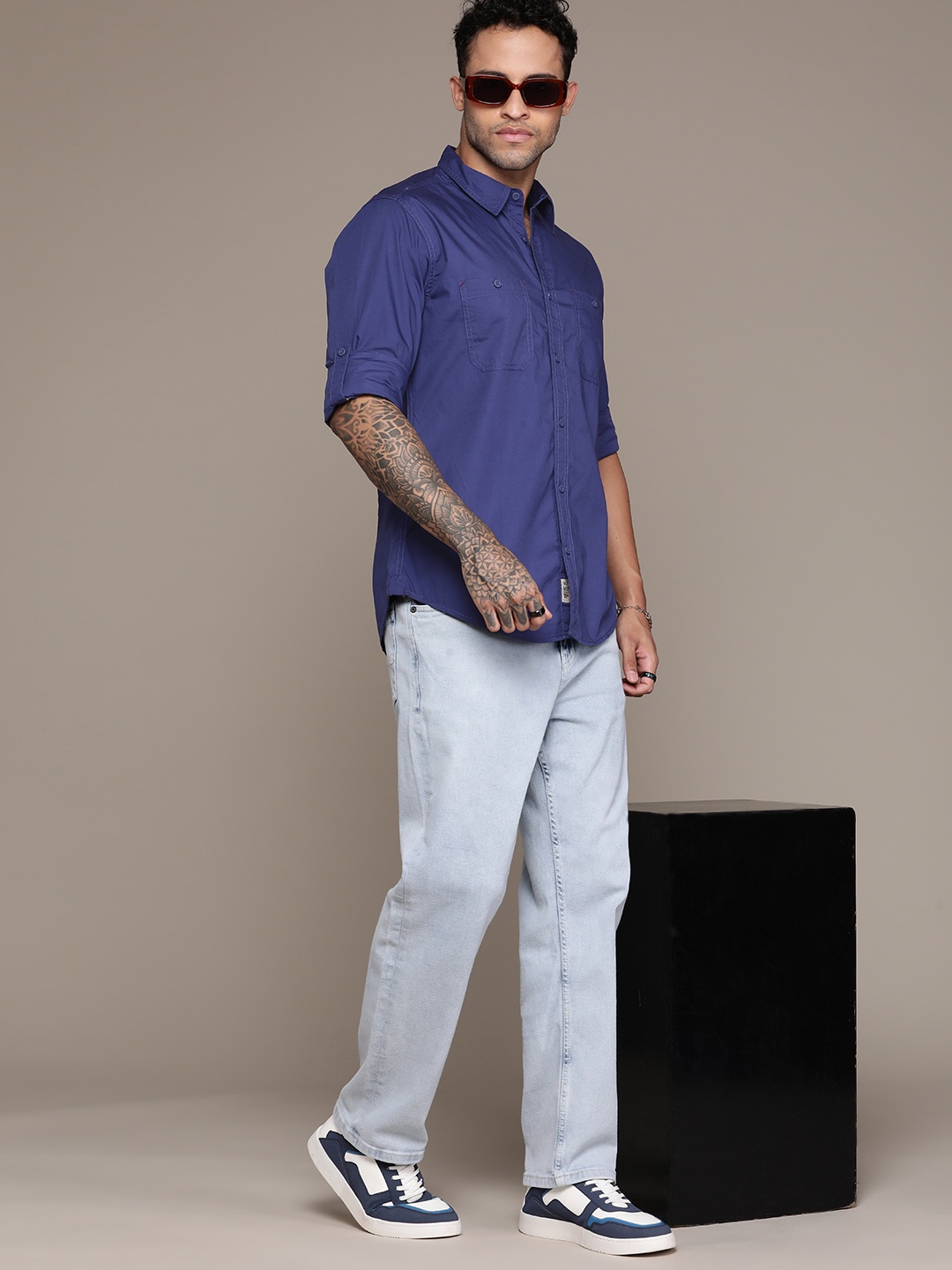 

The Roadster Lifestyle Co. Men Pure Cotton Casual Shirt, Blue