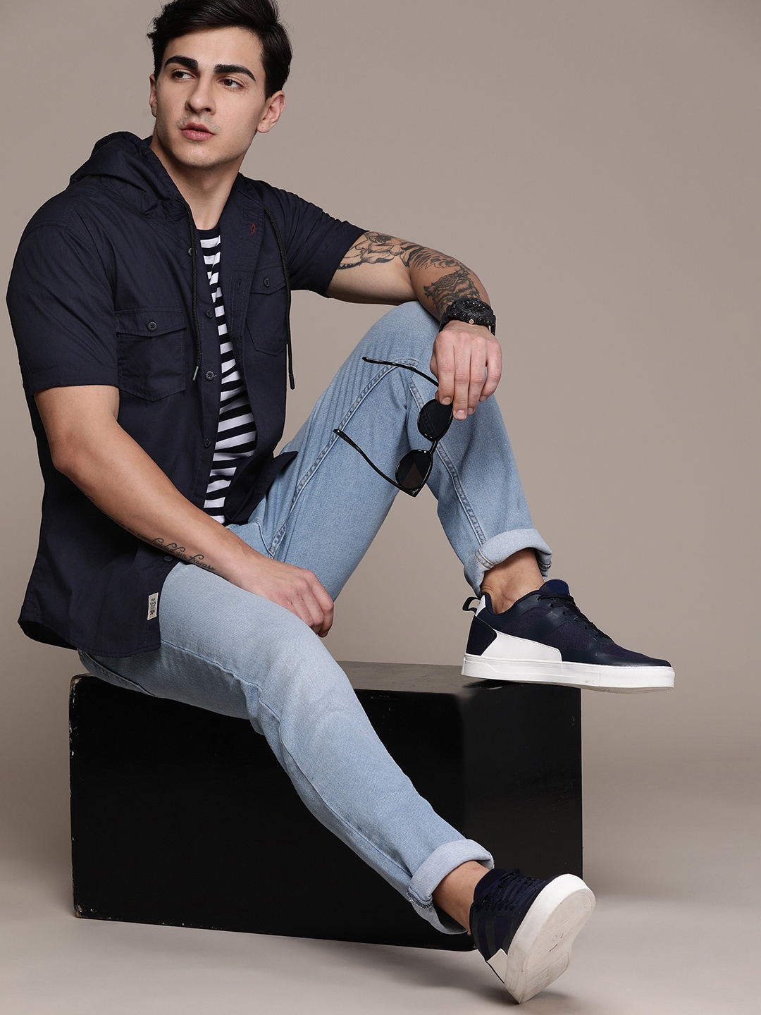 

The Roadster Lifestyle Co. Solid Pure Cotton Hooded Casual Shirt, Navy blue