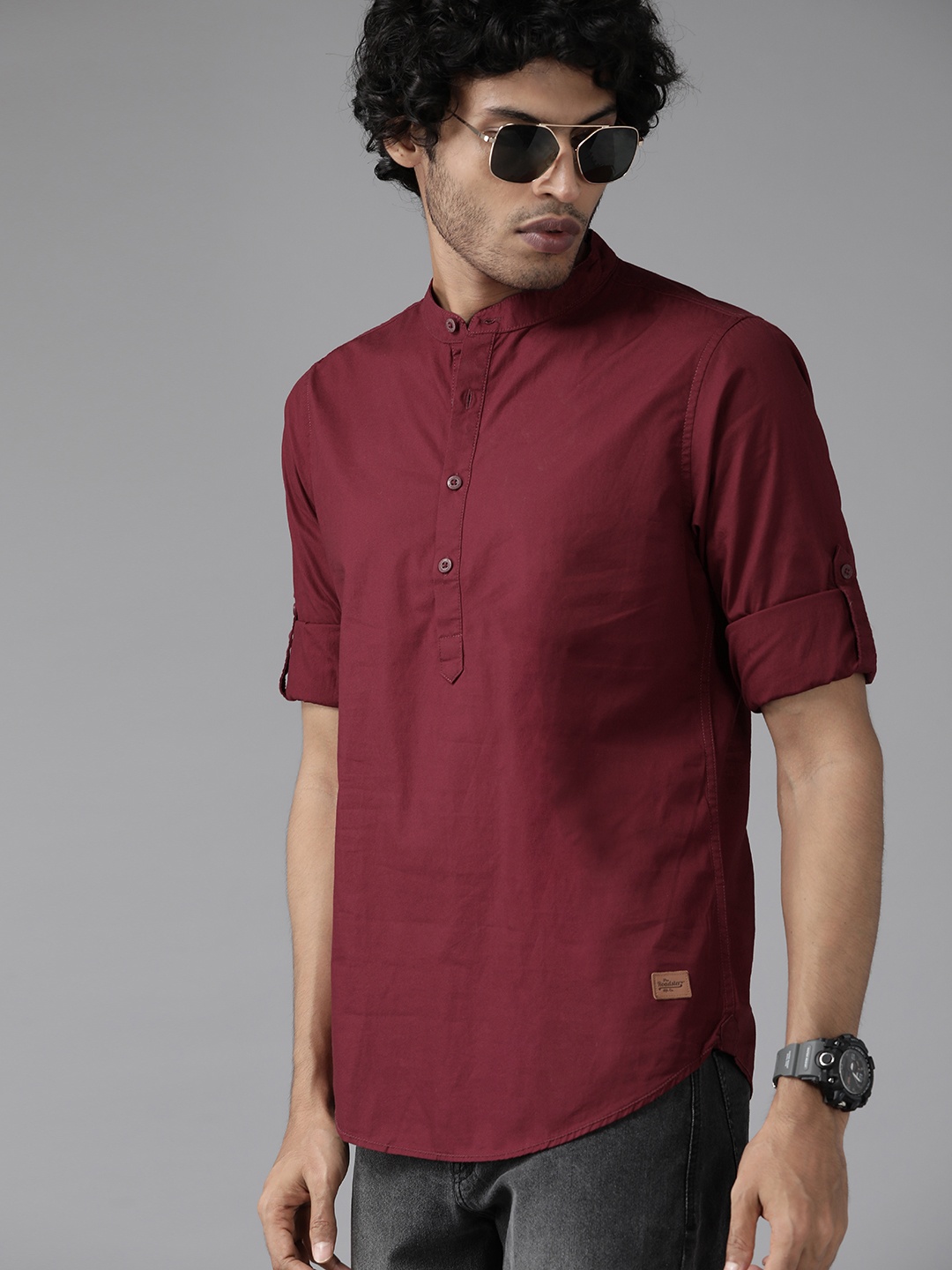 

The Roadster Lifestyle Co. Mandarin Collar Roll-Up Sleeves Pure Cotton Opaque Casual Shirt, Maroon