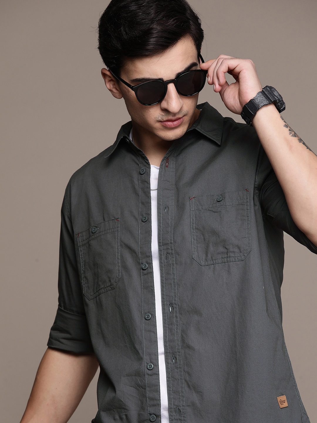

The Roadster Lifestyle Co. Poplin Casual Shirt, Charcoal
