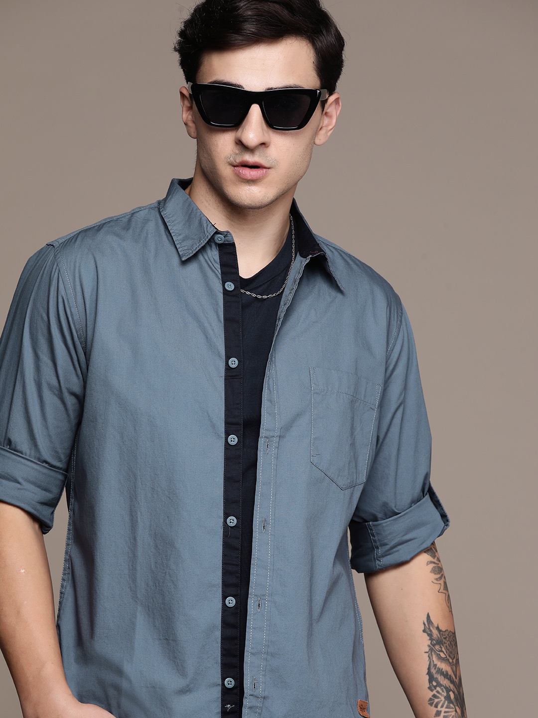 

The Roadster Lifestyle Co. Solid Roll-Up Sleeves Pure Cotton Casual Shirt, Teal