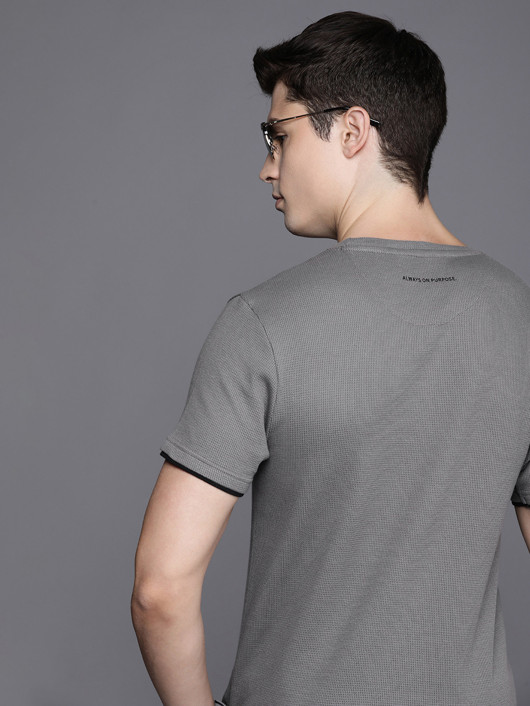 

Kenneth Cole Round Neck Self-Design T-shirt, Grey