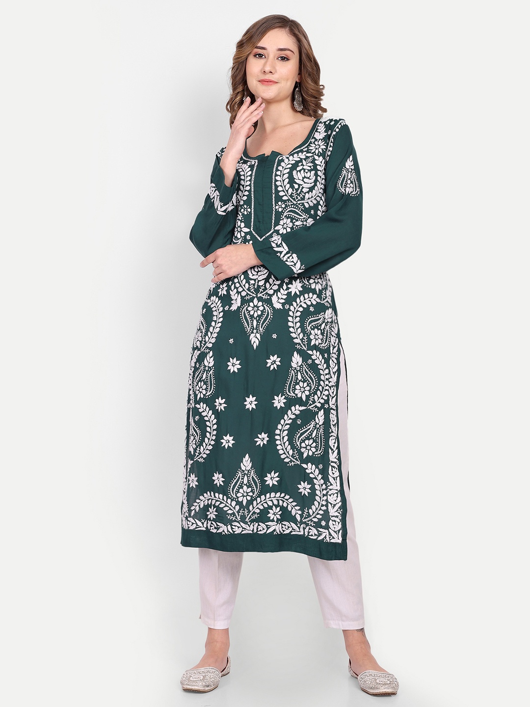 

Indiankala4u Floral Embroidered Chikankari Kurta, Green