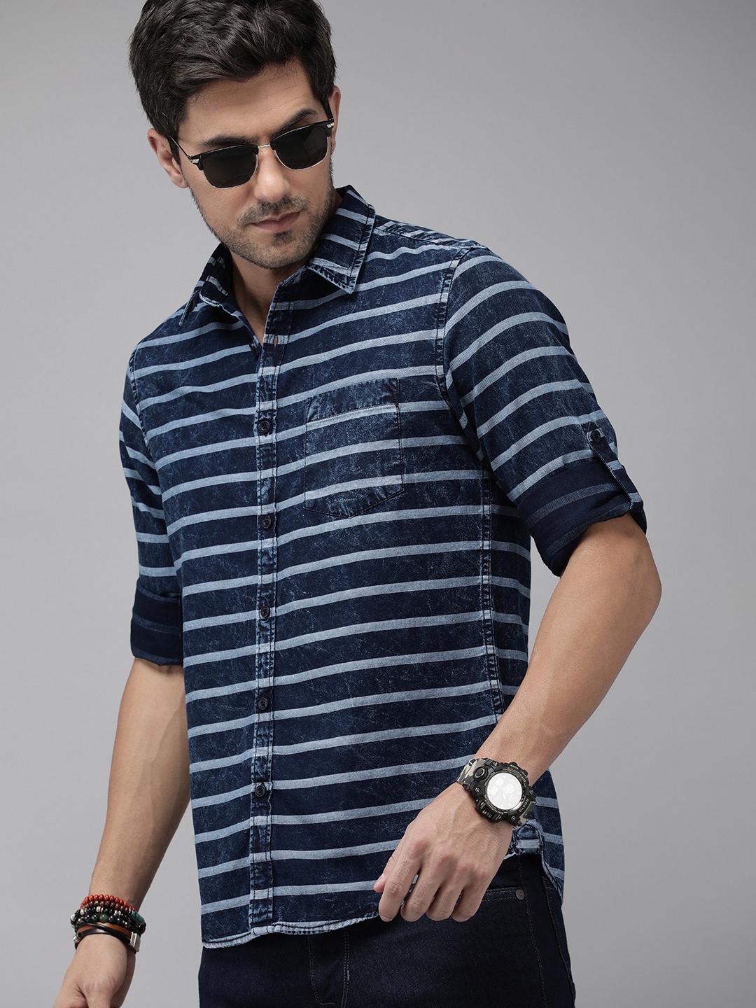 

The Roadster Lifestyle Co. Men Pure Cotton Horizontal Stripes Casual Shirt, Navy blue