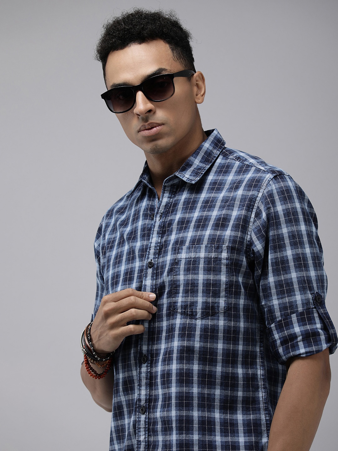 

The Roadster Lifestyle Co. Men Pure Cotton Checked Casual Shirt, Navy blue