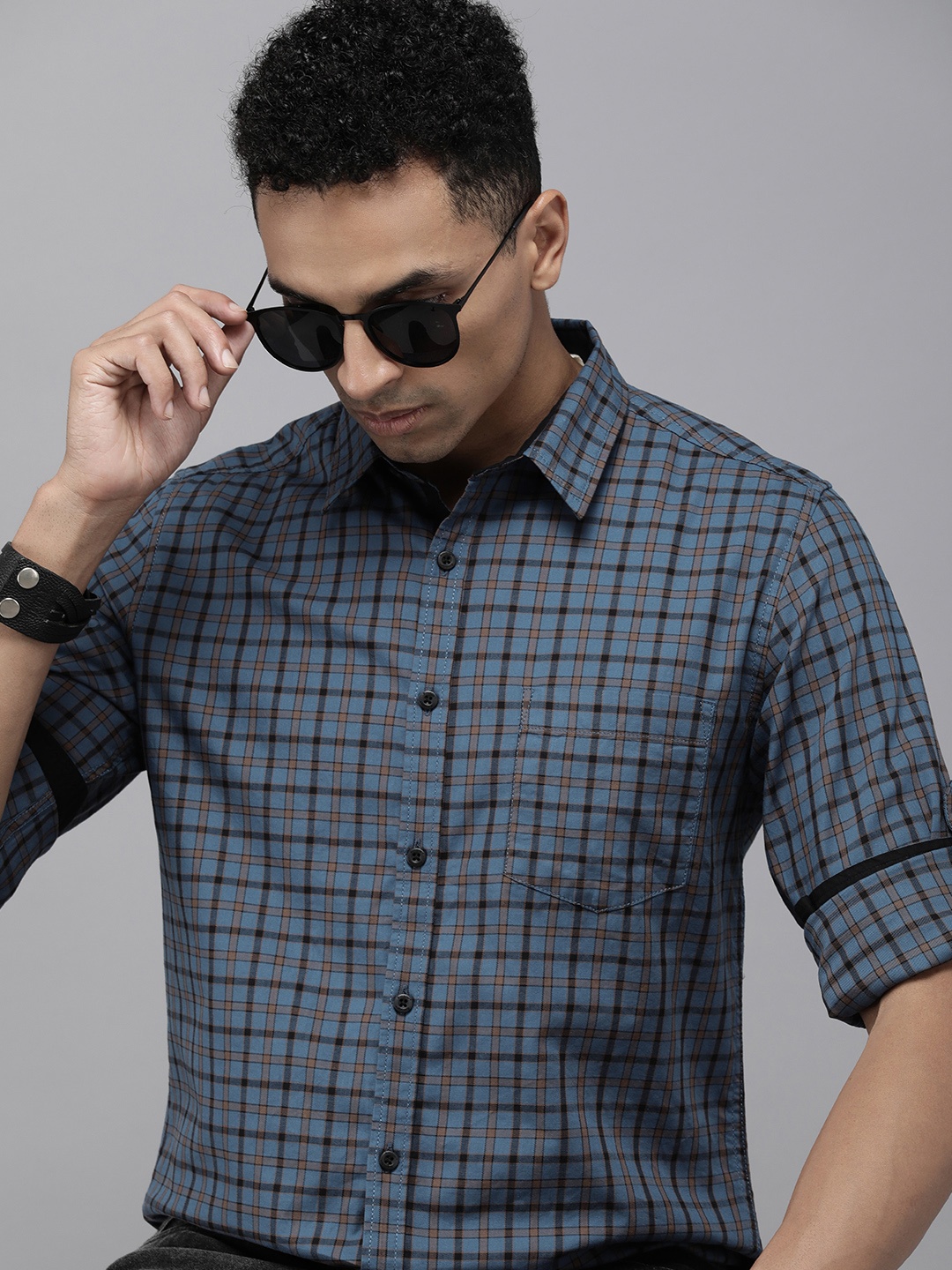 

The Roadster Lifestyle Co. Men Pure Cotton Opaque Checked Casual Shirt, Blue