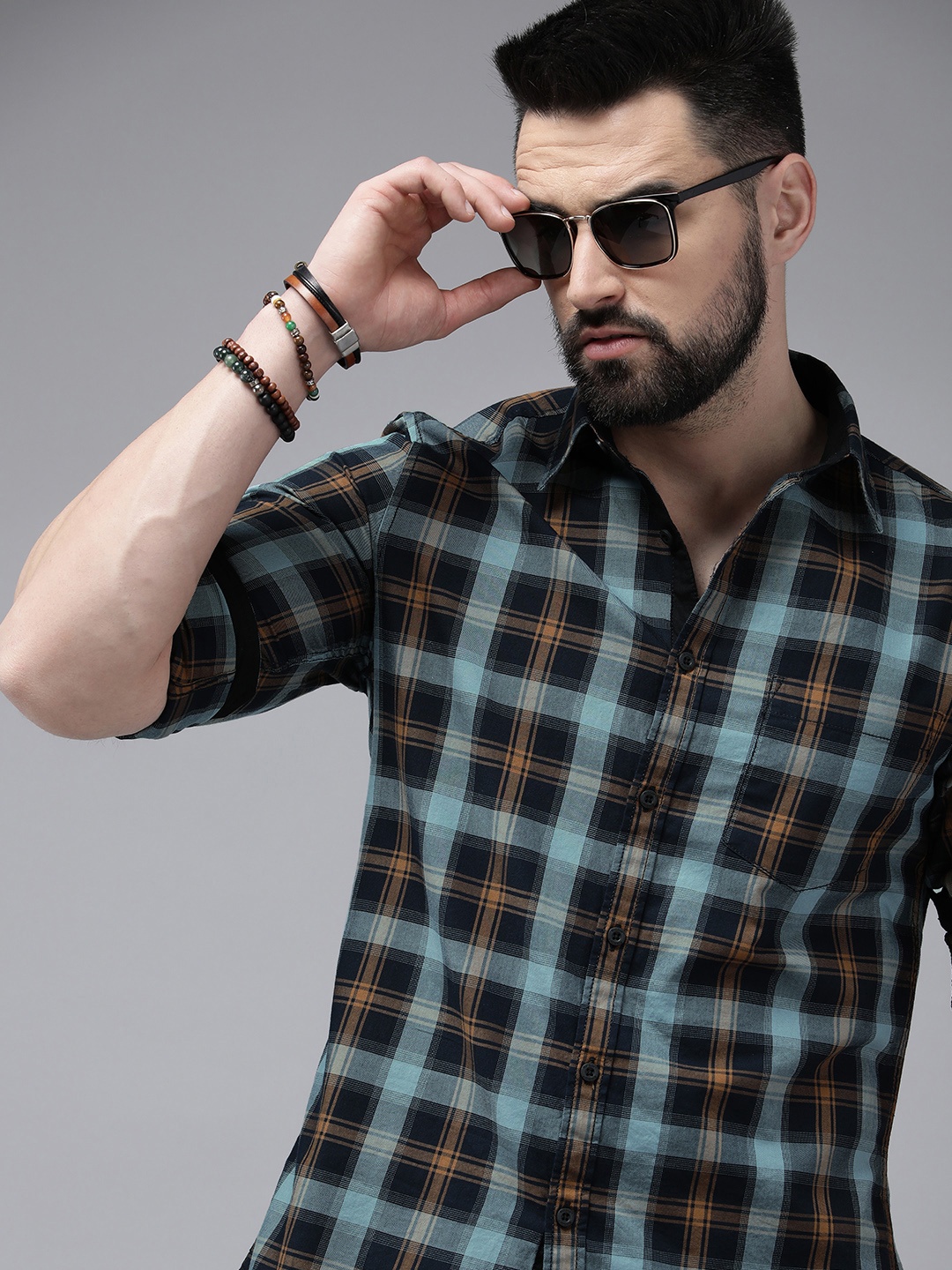 

The Roadster Lifestyle Co. Men Pure Cotton Checked Casual Shirt, Navy blue