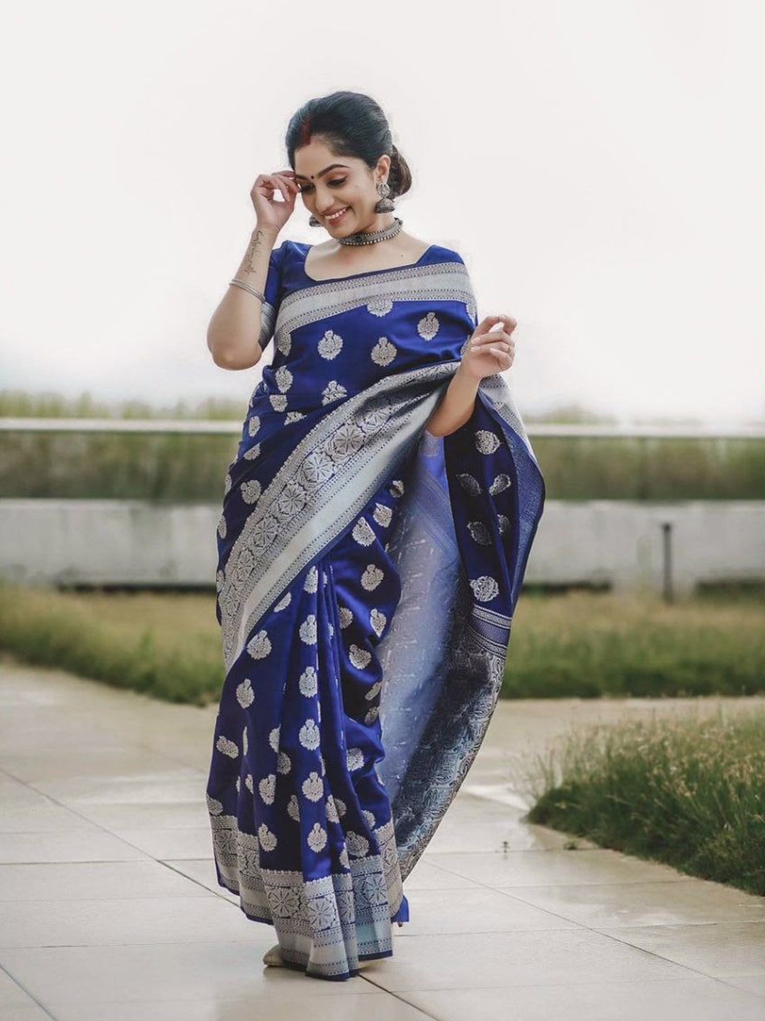 

Jinax Woven Design Zari Pure Silk Banarasi Saree, Blue