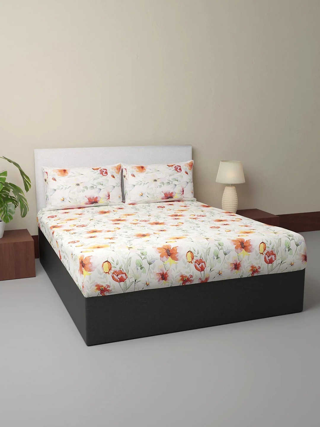 

Marks & Spencer White & Peach-Coloured Floral King Bedsheet with 2 Pillow Covers
