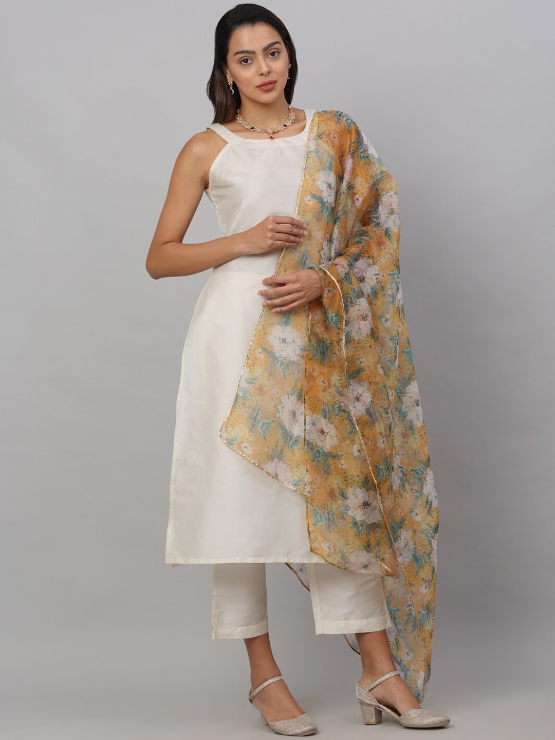 

NEUDIS Women Solid Kurta with Trousers & With Floral Printed Dupatta, Off white