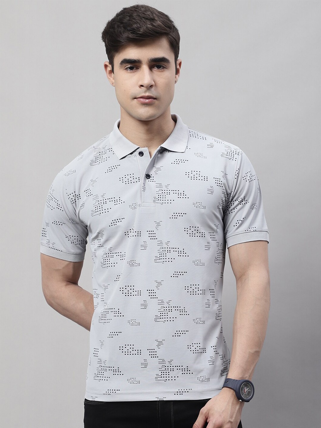 

Obaan Geometric Printed Polo Collar Slim Fit T-shirt, Grey