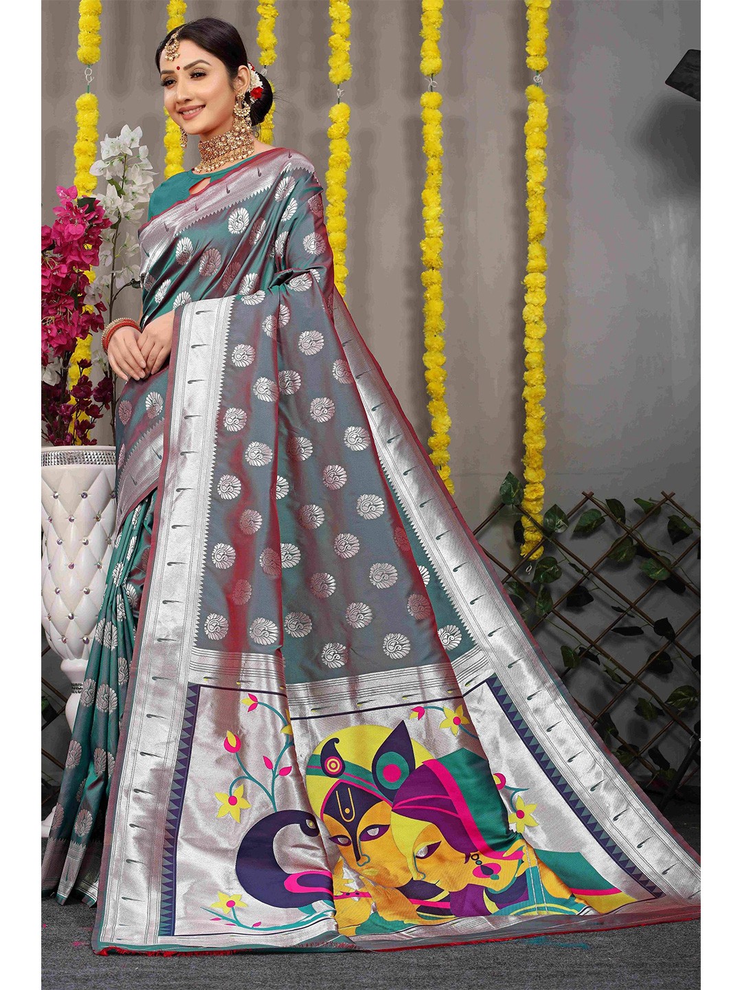 

Anaita Woven Design Zari Pure Silk Banarasi Saree, Grey