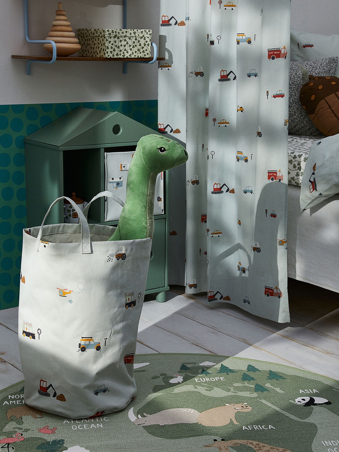 

H&M Kids Green Printed Storage Basket