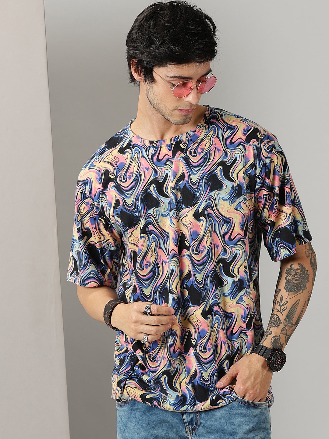 

Rodzen Men Abstract Printed Loose Fitted Pure Cotton T-shirt, Black